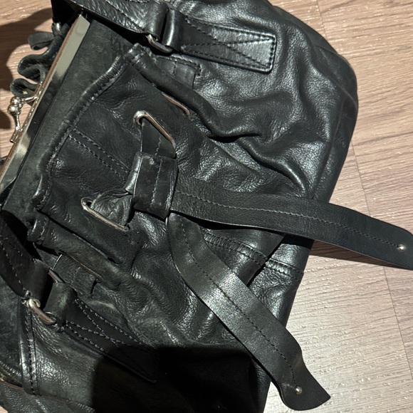 DKNY Elegant Black Leather Handbag/shoulder bag - Picture 6 of 15